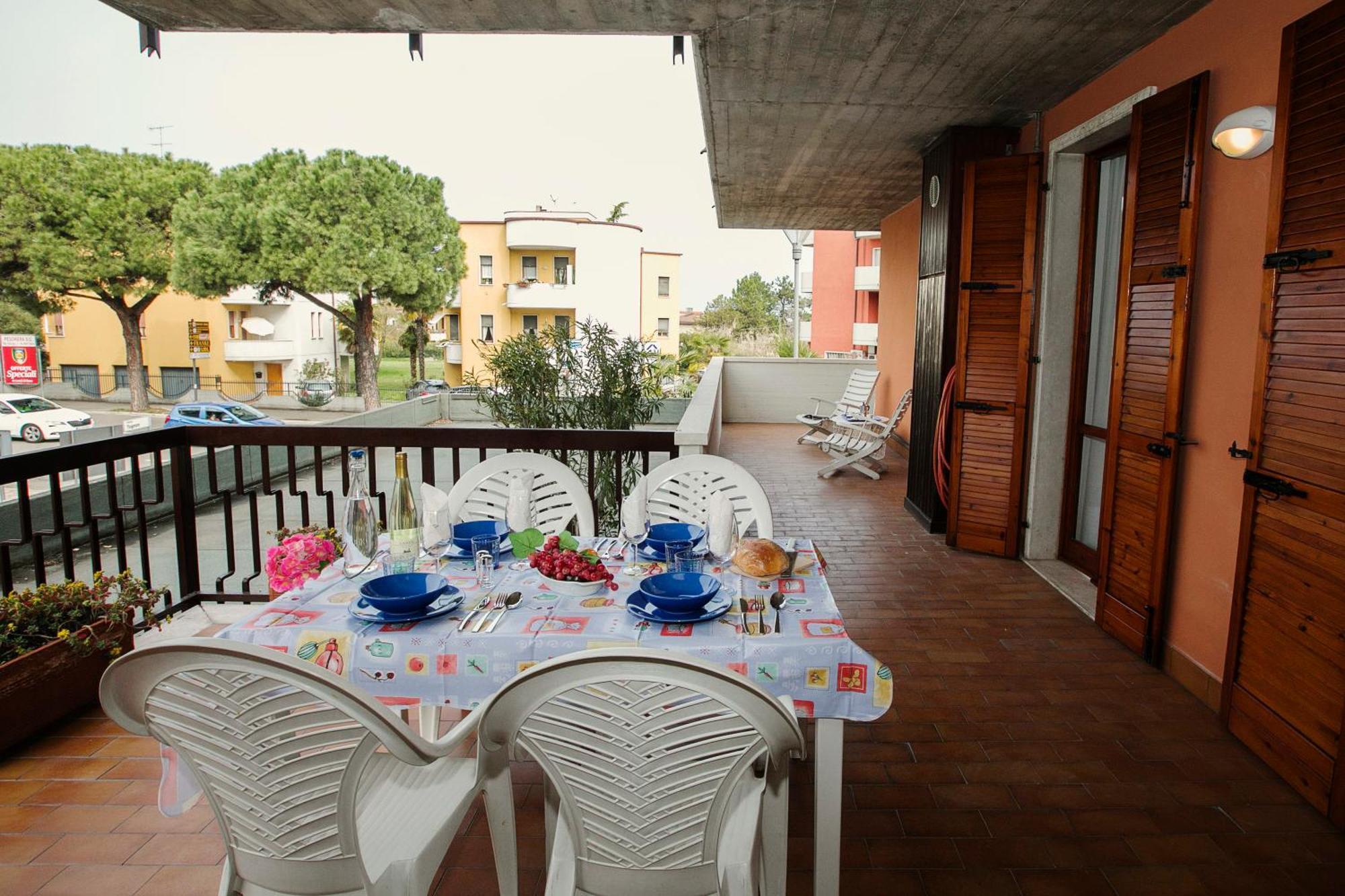 Casa Del Faro - Happy Rentals Пескьера-дель-Гарда Экстерьер фото